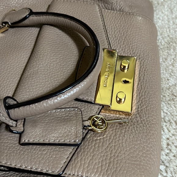 Michael Kors handbag with matching Crossbody strap - Picture 16 of 16